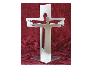Standkreuz: mit Jesus davor