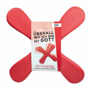 Soft-Bumerang: Überall wo ich bin ist Gott (rot)