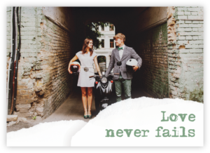 Faltkarte: love never fails (Hochzeit)